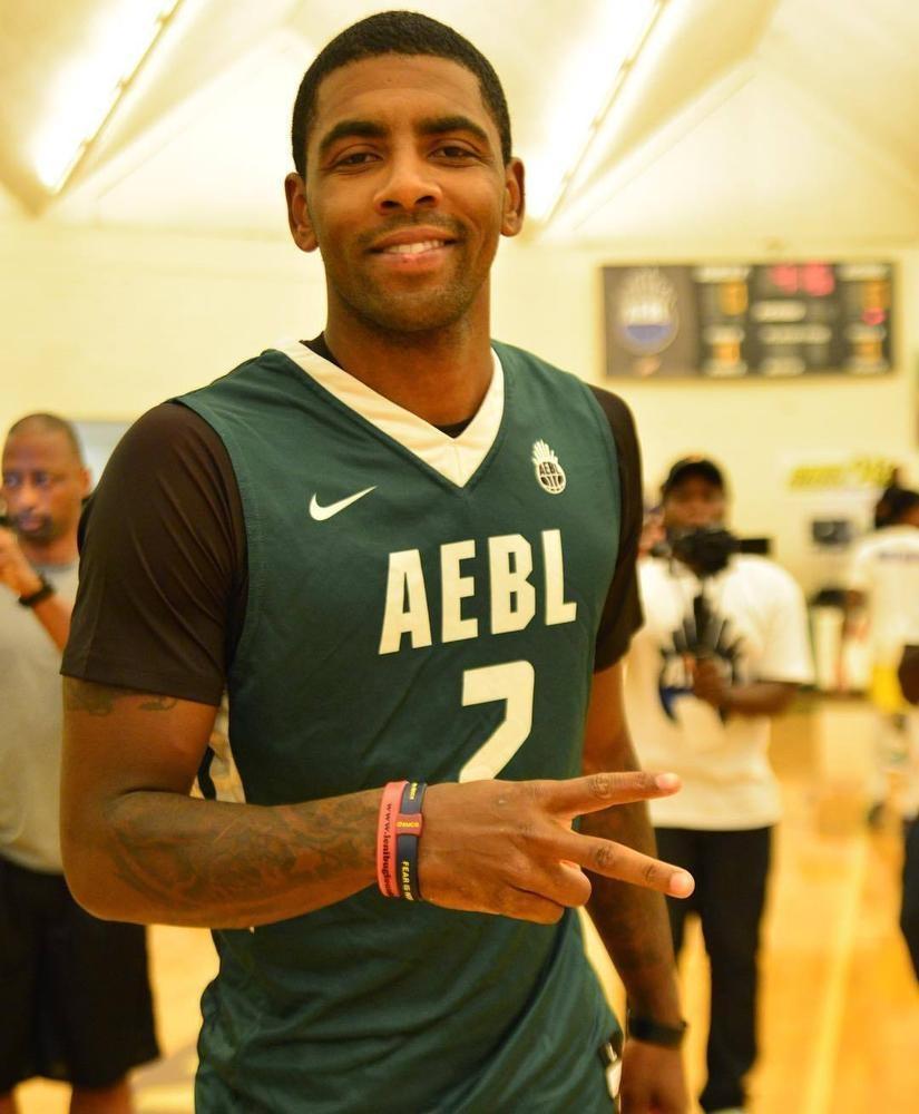 最近11场比赛，快船仅获2胜9负，战绩堪忧（快船近11场仅2胜9负，形势不容乐观）