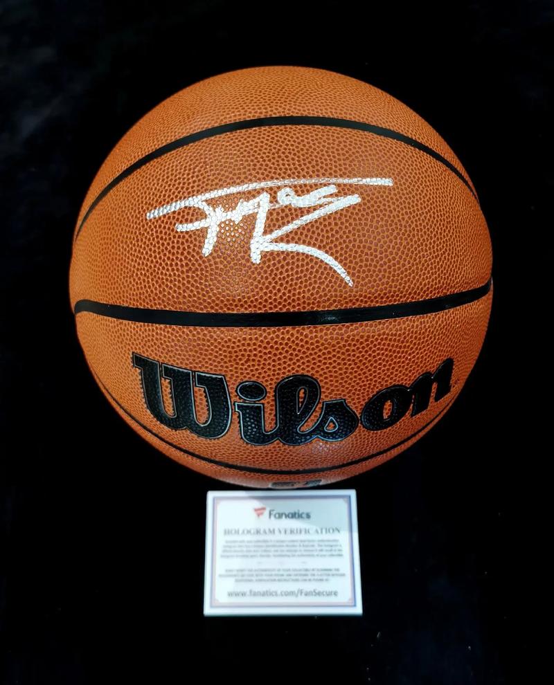 曼联希望对竞争对手进行双重打击阿莫林对红魔球星兴趣却无能为力（曼联谋双重打击竞争对手，阿莫林心仪红魔球星却无可奈何）