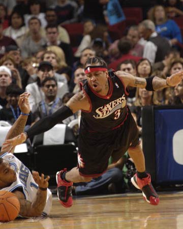 体坛：徐正源的合同是4+3，韦世豪、周定洋续约前景乐观（体坛报道：徐正源签下4+3合约，韦世豪与周定洋续约看好）