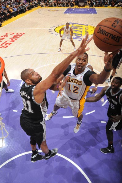 为国征战，感谢有你！国足官方为刚刚退役的尹鸿博送上祝福（尹鸿博正式退役，国足官方致以谢意与祝福）