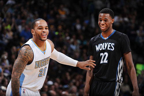 海港亚冠赛前Vlog：吉祥物伊戈已量产；林皇再度作客上海滩（海港亚冠备战Vlog：伊戈吉祥物量产上线，林皇重返上海滩）