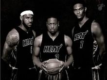 半场战报：那不勒斯1-0尤文，霍伊伦7分钟闪击，内雷斯助攻（半场快讯：那不勒斯1-0领先尤文，霍伊伦7分钟建功，内雷斯献助攻）