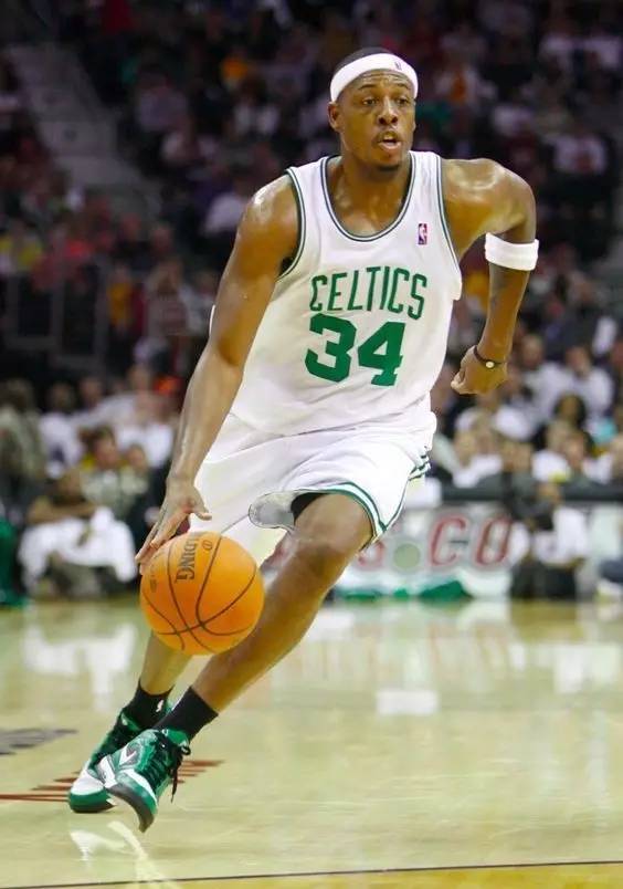 红军旧将：我现在情绪无比低落，赢皇马和维拉是虚假的曙光（红军旧将：情绪跌至谷底，击败皇马与维拉不过虚幻的希望）