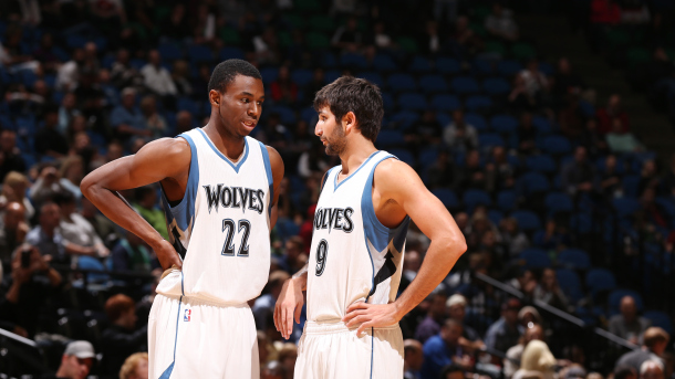 掘金稳扎稳打保持强队气质（掘金稳步前行彰显强队风范）