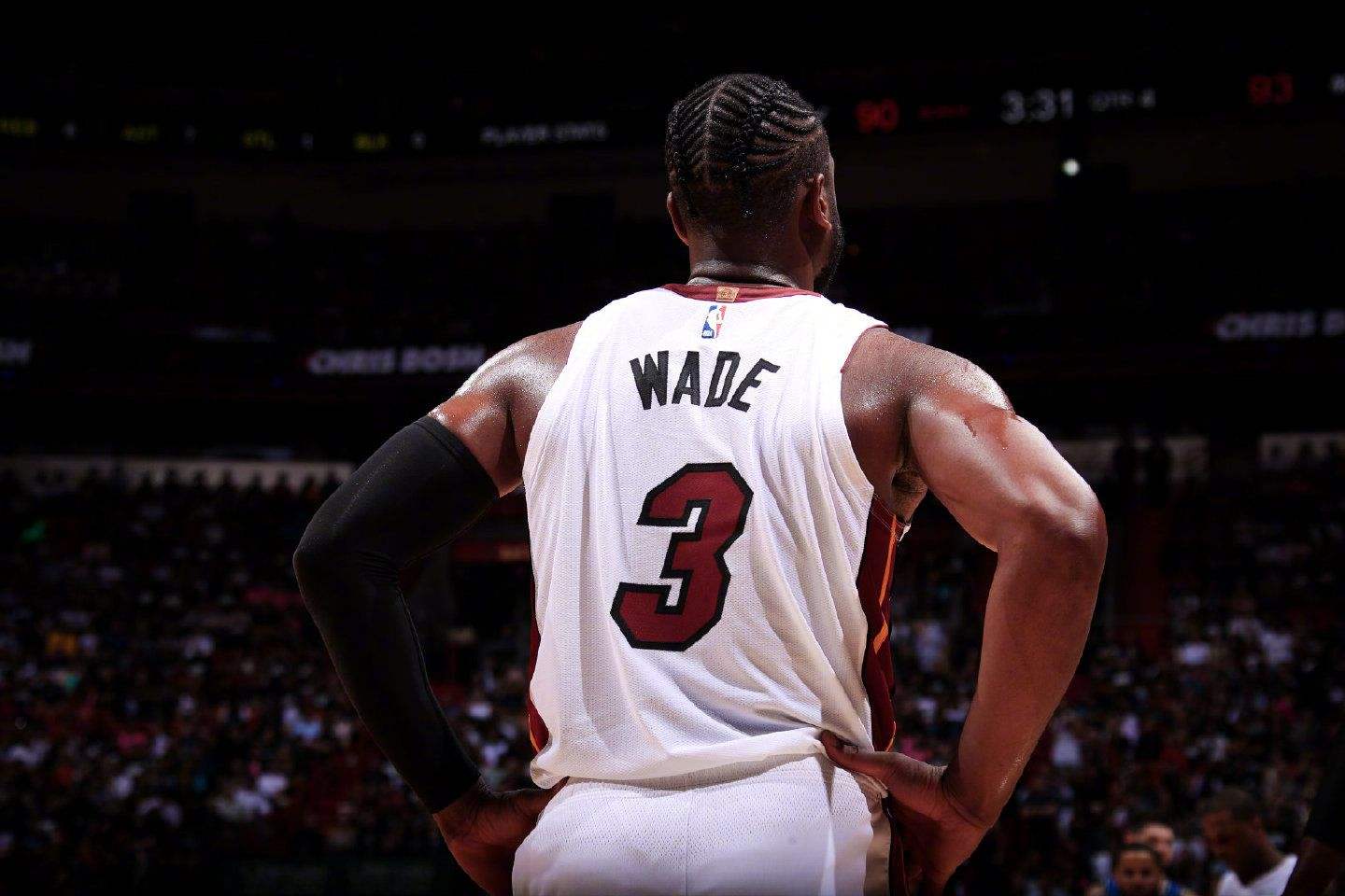 稳定输出！约基奇登场35分钟得到24分8篮板13助攻（稳定发挥！约基奇出战35分钟交出24分8篮板13助攻）